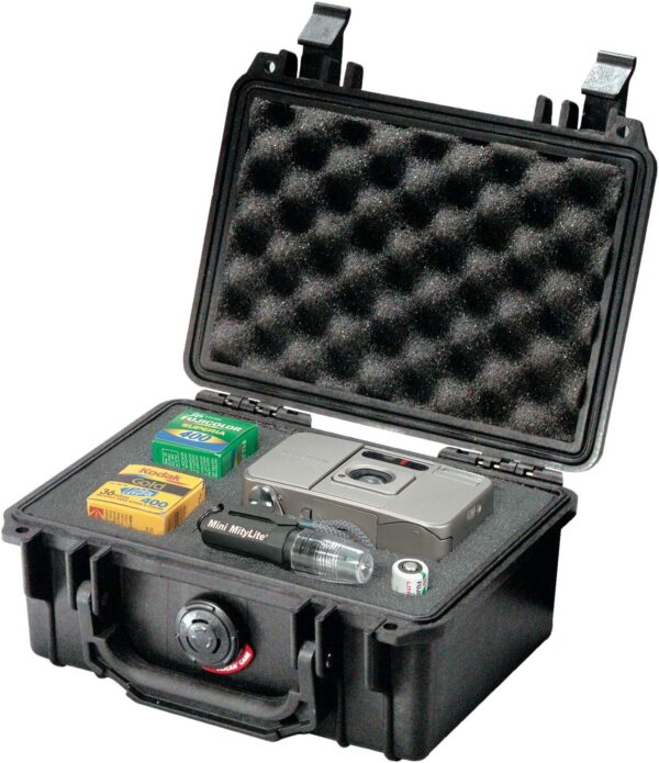Pelican 1120 Case With Foam (Blue) - Image 3